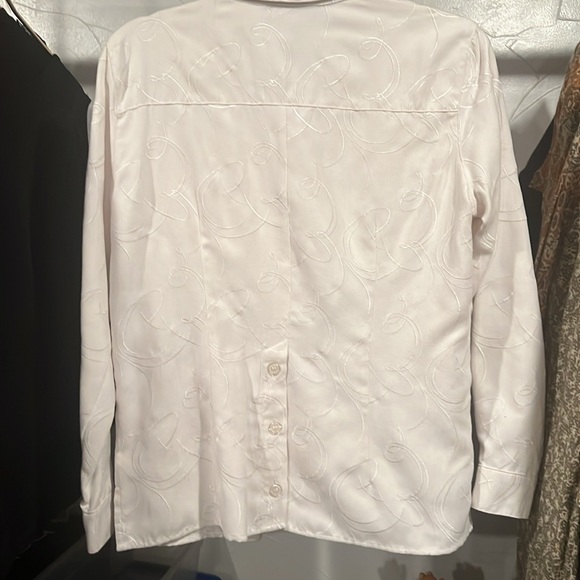 Sag Harbor Petite- cream button down embroidered  blouse - 8 - Picture 5 of 6